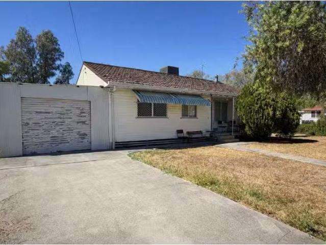 Cozy 3 BR 340 Edward Street, Moree House for rent Listed by M.