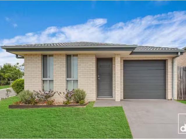 Just in! 3 BR 34 Mahogany Way, Woonona House for rent Listed.