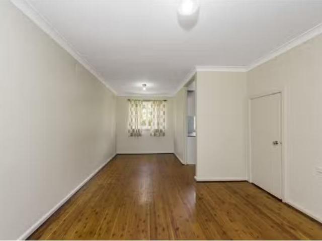 Just in! 3 BR 34 Marlene Crescent, Greenacre Townhouse for ren.