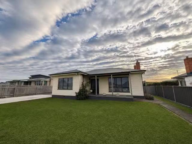 Just in! 3 BR 34 Tasman Street, DEVONPORT, TAS 7310 House fo.