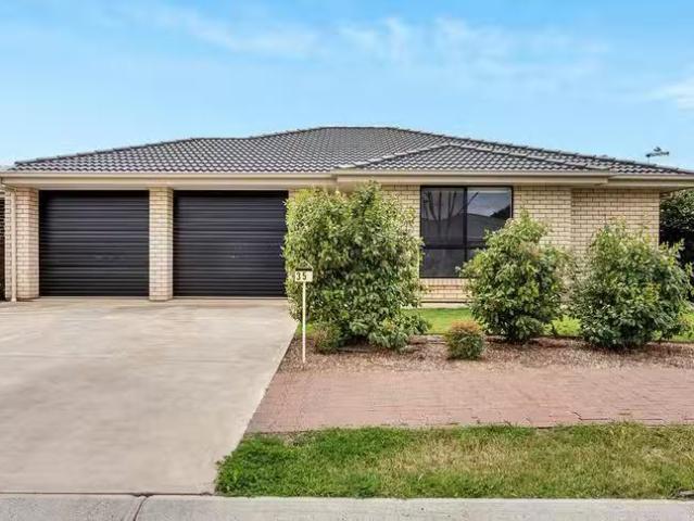 New 3 BR 35 Clare Mews, Munno Para West, SA 5115