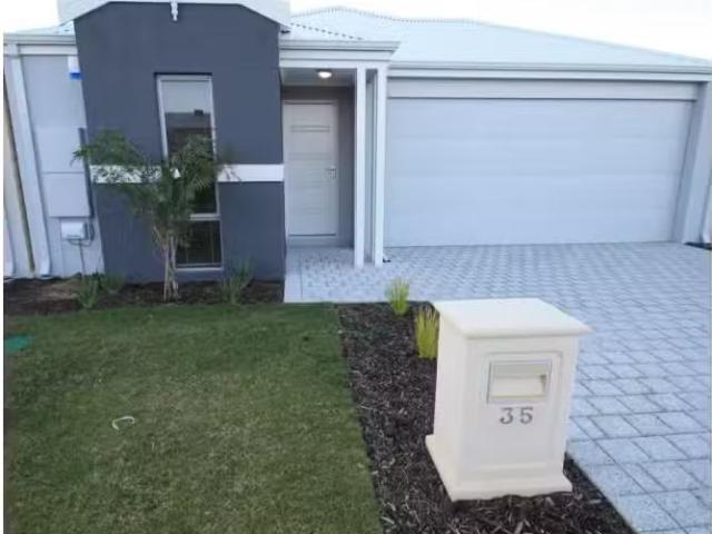 Charming 3 BR 35 Hopbush Way, BEELIAR House for rent Listed b.
