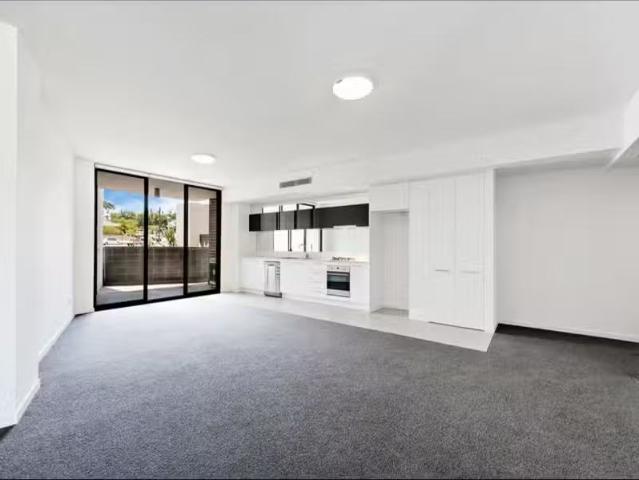 Nice 3 BR 36/11 Bidjigal Road, ARNCLIFFE Apartment for rent L.