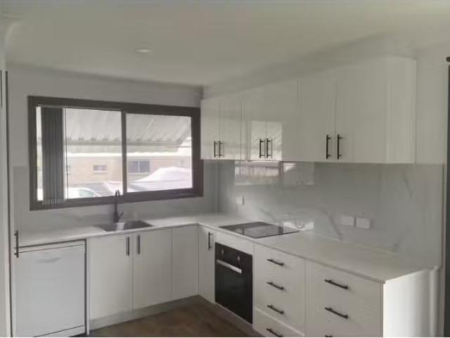 Cheap 3 BR 374A Tuggerawong Road, Tuggerawong House for rent.