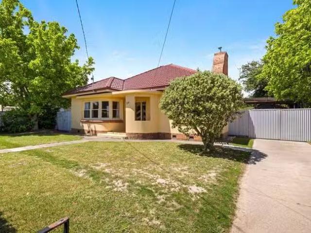 Unique 3 BR 38 Leonard Street, Wodonga, VIC 3690