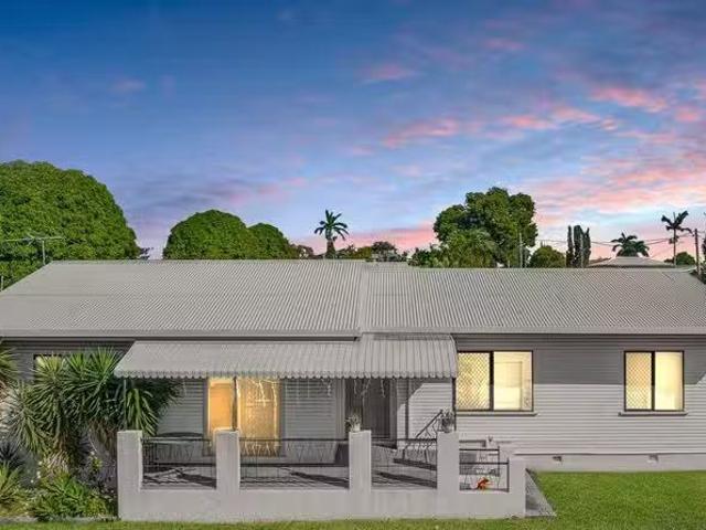 Charming 3 BR 393 Dean Street, FRENCHVILLE, QLD 4701 House f.