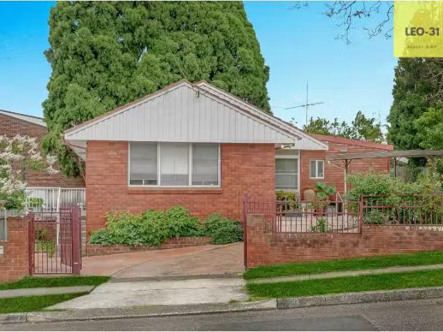For Rent! 3 BR 39 Tintern Ave, Telopea House for rent Listed.