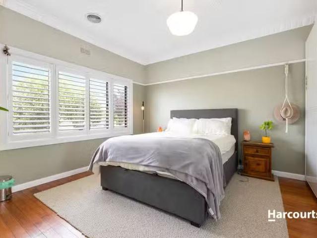 Nice 3 BR 7 Walsgott Street, North Geelong, VIC 3215 House L.