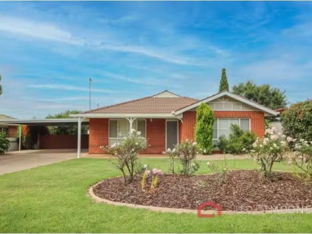 Charming 3 BR 7 Avocet Drive, Estella House for rent Listed b.