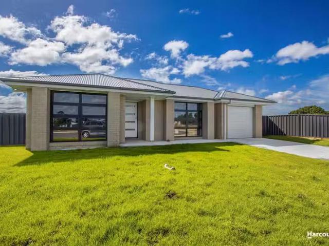 Charming 3 BR 7 Hainsworth Street, WYNYARD, TAS 7325 House f.
