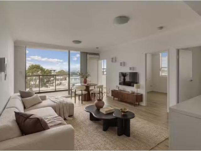 Just in! 3 BR 403I/81 86 Courallie Avenue, Homebush West Apart.