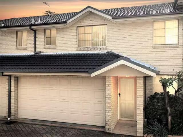 Deal! 3 BR 4/18 20 Parsonage Street, Castle Hill Townhouse for.