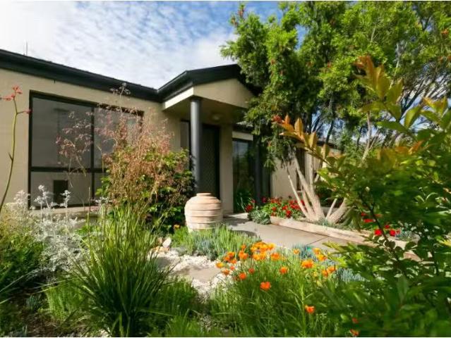 Rental! 3 BR 4/128 Katherine Avenue, AMAROO Townhouse for rent.