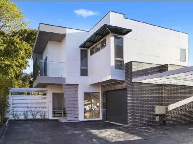 Charming 3 BR 4/210 Terrigal Drive, Terrigal Townhouse for ren.