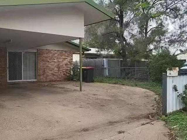 Rental! 3 BR 43B Baker Street, Emerald, QLD 4720