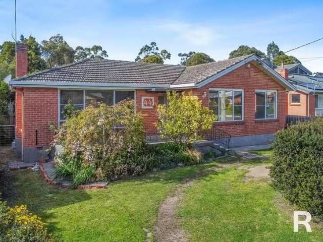 Rental! 3 BR 44 Fairway Crescent, Riverside, TAS 7250