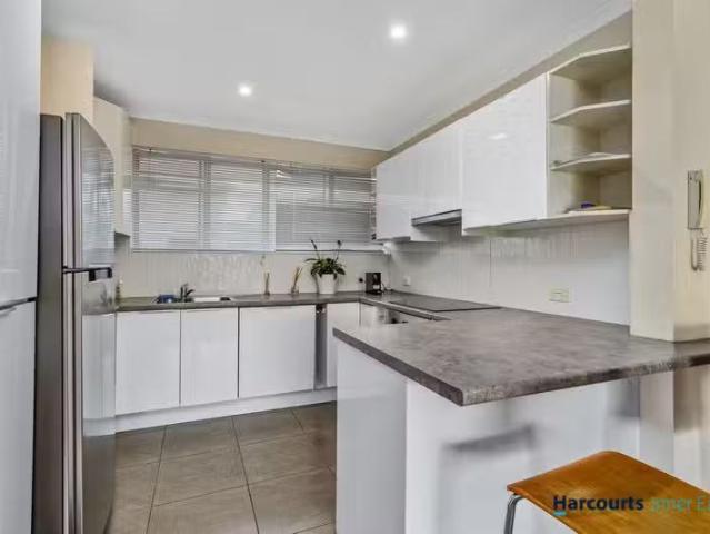 Unique 3 BR 4/68 Pembroke Road, COORPAROO, QLD 4151 Unit for.