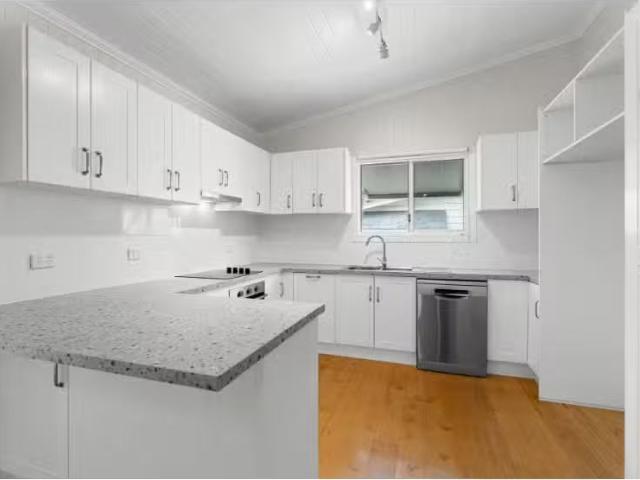 Just in! 3 BR 46 Gresham Street, EAST BRISBANE House for rent.