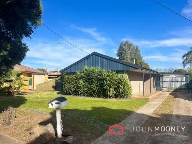 Nice 3 BR 480 Lake Albert Road, Lake Albert House for rent Li.