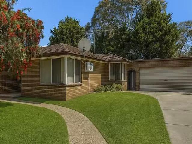 Charming 3 BR 48 Green Valley Crescent, Hampton Park, VIC 3976