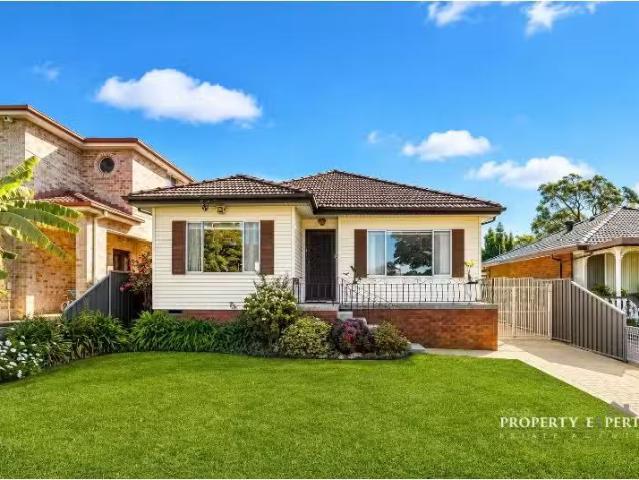 For Rent! 3 BR 48 Targo Road, Girraween Apartment for rent Li.