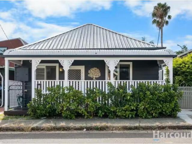 Cheap 3 BR 49 Bryant Street, Adamstown House for rent Listed.