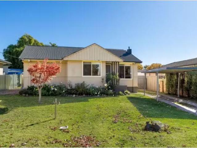 Cheap 3 BR 49 Burrendong Way, Orange House for rent Listed by.