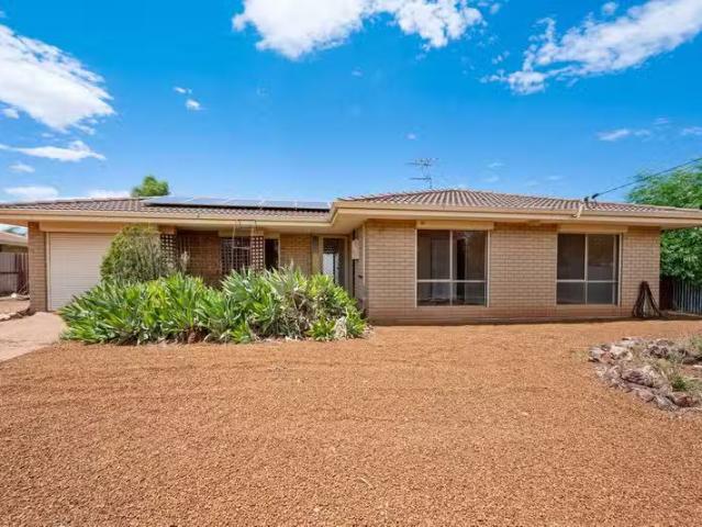 Cozy 3 BR 49 Maxwell Street, SOUTH KALGOORLIE, WA 6430 House.