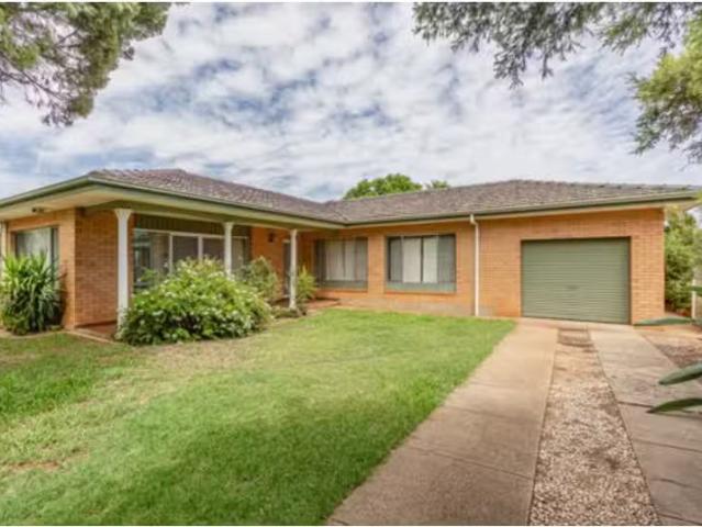 New 3 BR 4 Banksia Crescent, DUBBO House for rent Listed by C.