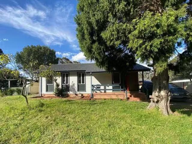 Rental! 3 BR 4 Elyard Drive, Nowra, NSW 2541