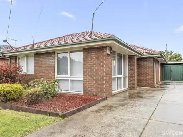 Nice 3 BR 52 Ailsa Street South, Altona Meadows, VIC 3028