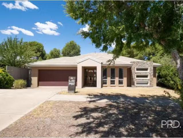 For Rent! 3 BR 52 Messenger Avenue, Boorooma House for rent L.