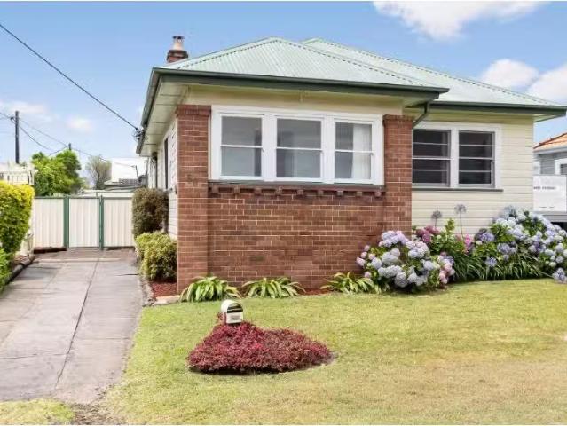 Unique 3 BR 56 Martin Street, Warners Bay House for rent List.