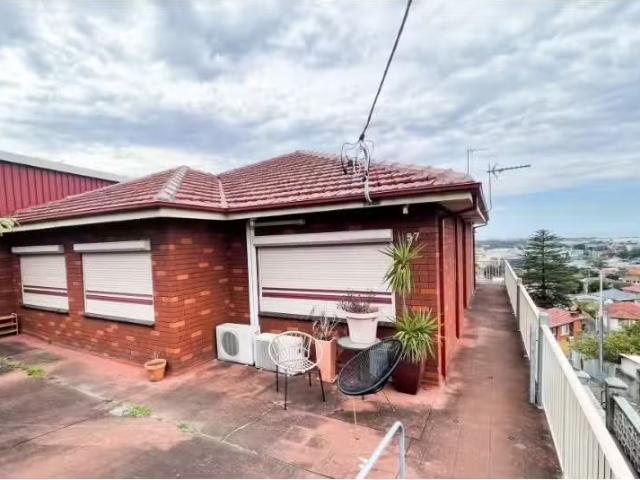 Nice 3 BR 57 Second Avenue North, Warrawong Townhouse for rent.