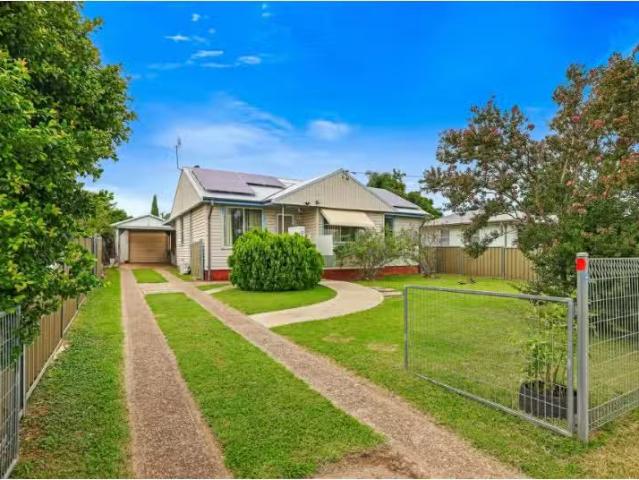 Rental! 3 BR 58 Duri Rd, South Tamworth House for rent Listed.