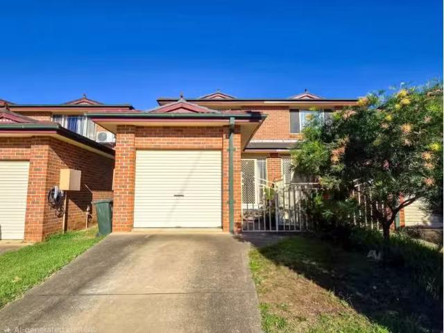 Deal! 3 BR 58C Cumberland Road, INGLEBURN Townhouse for rent.