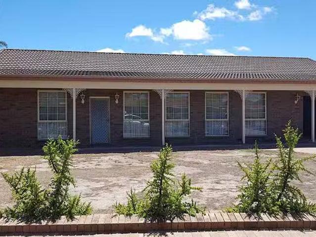 Deal! 3 BR 5 Ellaway Avenue, North Haven, SA 5018