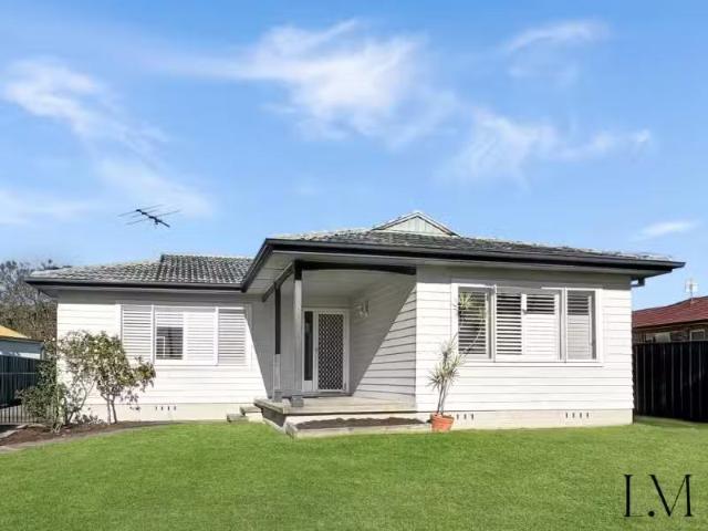 Charming 3 BR 5 Illalung Road, Lambton House for rent Listed.
