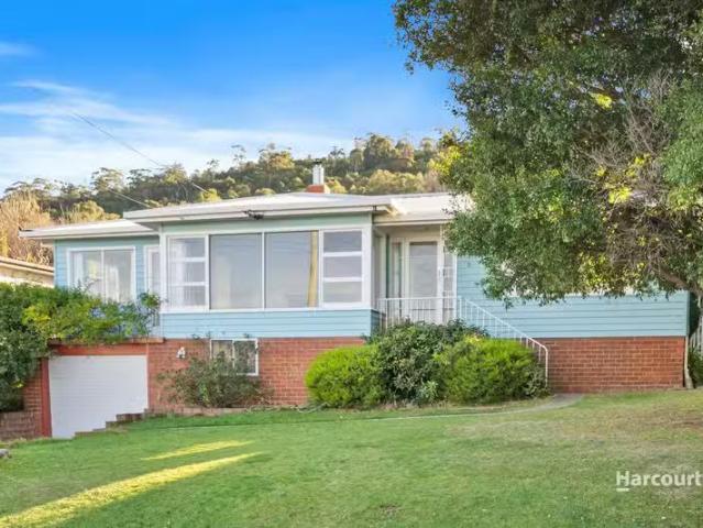 Just in! 3 BR 5 Maluka Street, BELLERIVE, TAS 7018 House for.