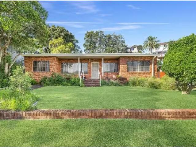 Charming 3 BR 65 Mirrabooka Crescent, Little Bay House for ren.