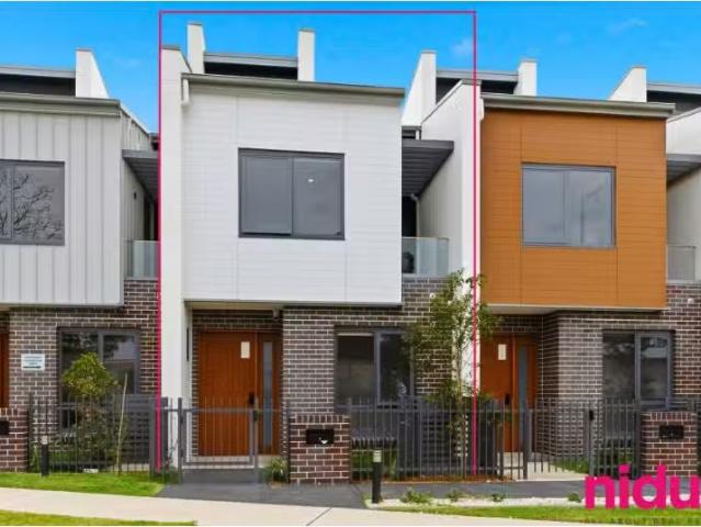 New 3 BR 6 Butterleaf Way, North Kellyville Townhouse for rent.