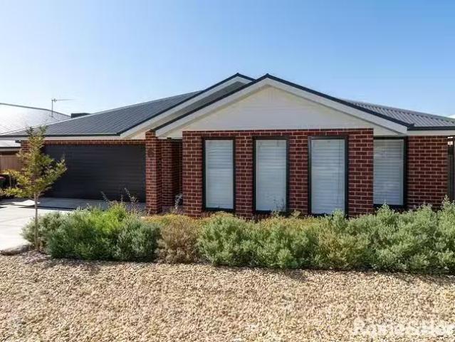 Just in! 3 BR 6 Lee Way, Lloyd, NSW 2650