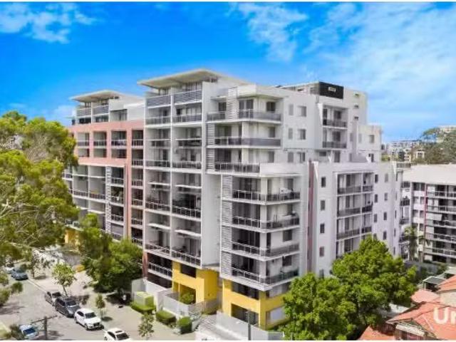 Just in! 3 BR 71/12 18 Bathurst Street, Liverpool Apartment fo.