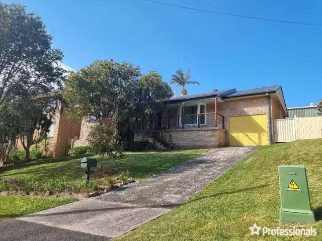 For Rent! 3 BR 77 Gregory Street, Wyoming, NSW 2250