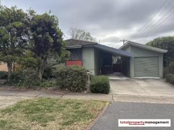 Charming 3 BR 79 Kootara Crescent, NARRABUNDAH House for rent.