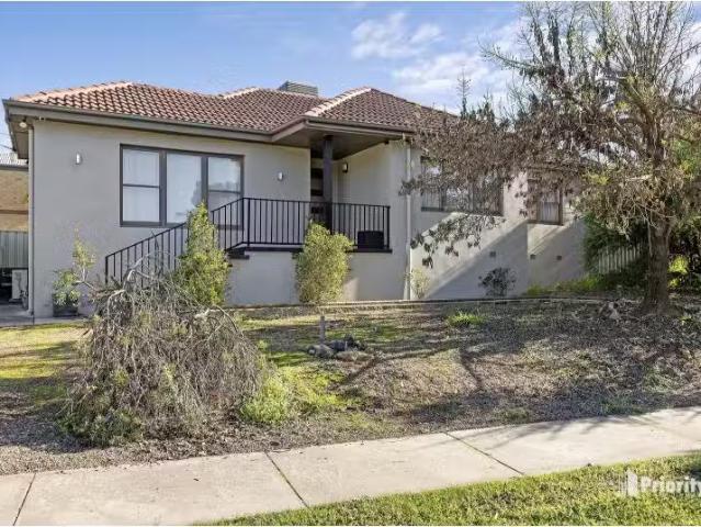 For Rent! 3 BR 79 Maple Street, Golden Square House for rent.