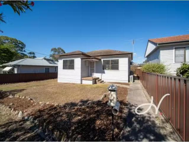 Cheap 3 BR 81 Collinson St, Tenambit House for rent Listed by.