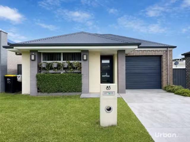 New 3 BR 83 Deerubbin Drive, Glenmore Park House for rent Lis.