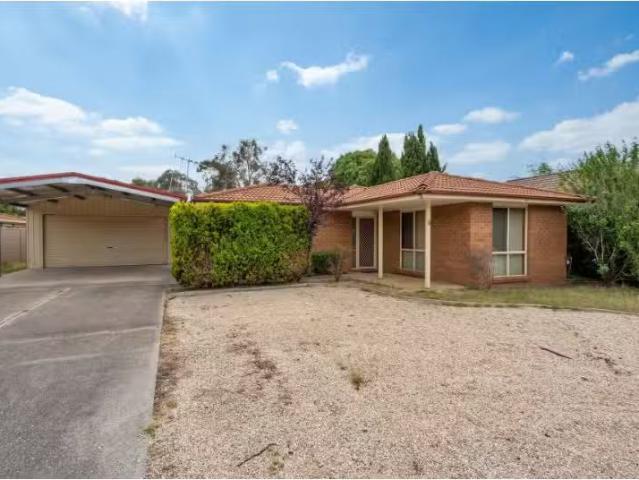 Deal! 3 BR 8 Augustus Close, Palmerston House for rent Listed.