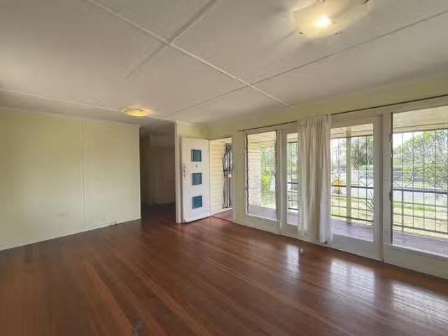 Charming 3 BR 8 Carowell Street, Acacia Ridge, QLD 4110